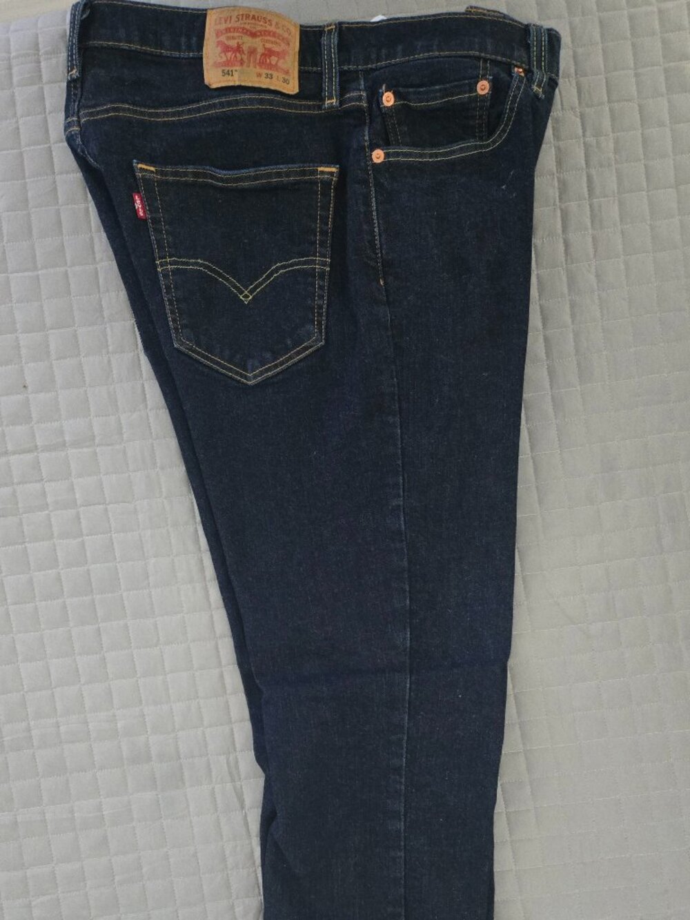 Levi's 541 Athletic Taper Jeans Dark Wash (Men's 33x30)